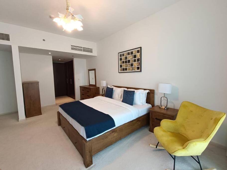 Quill - Canal View Spacious 3 Bedroom Appartement *