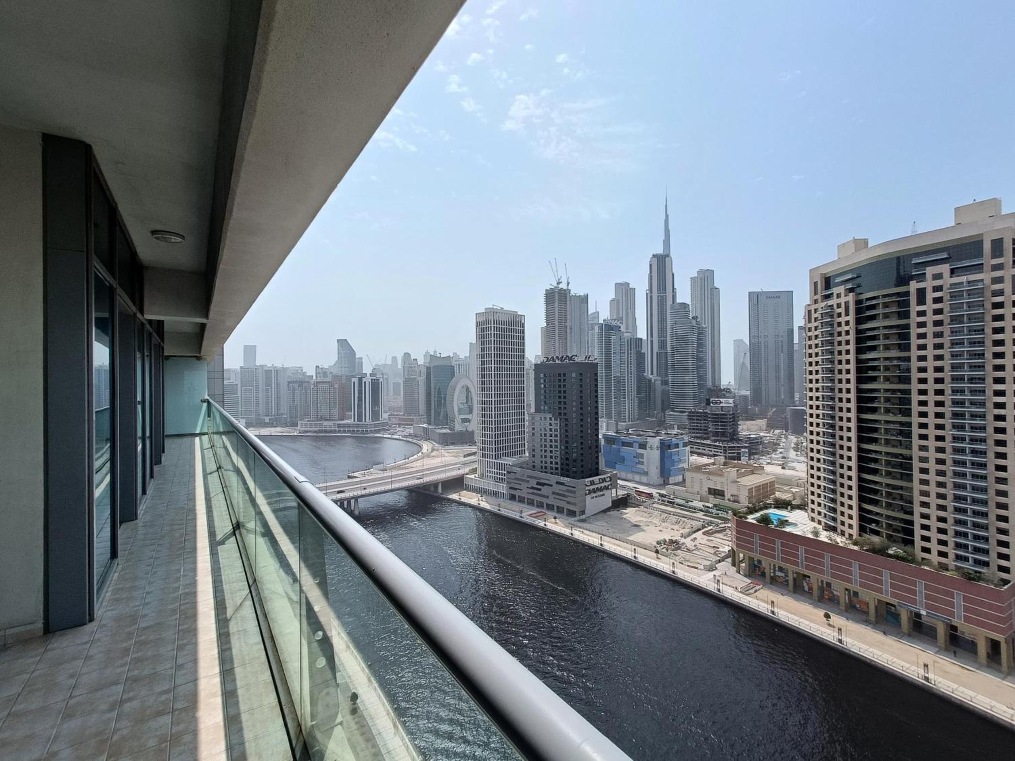 Quill - Canal View Spacious 3 Bedroom Appartement