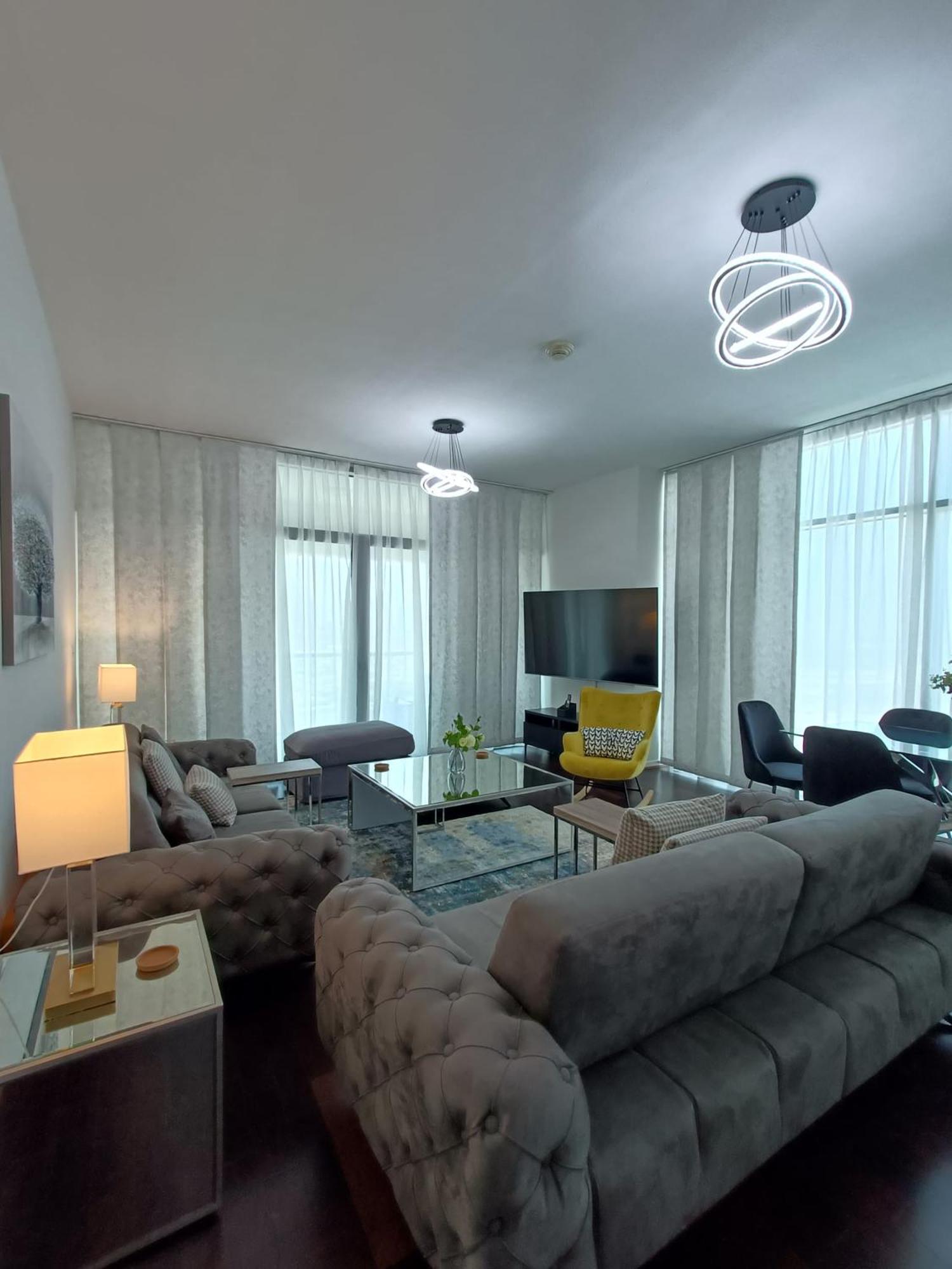 Quill - Canal View Spacious 3 Bedroom Appartement